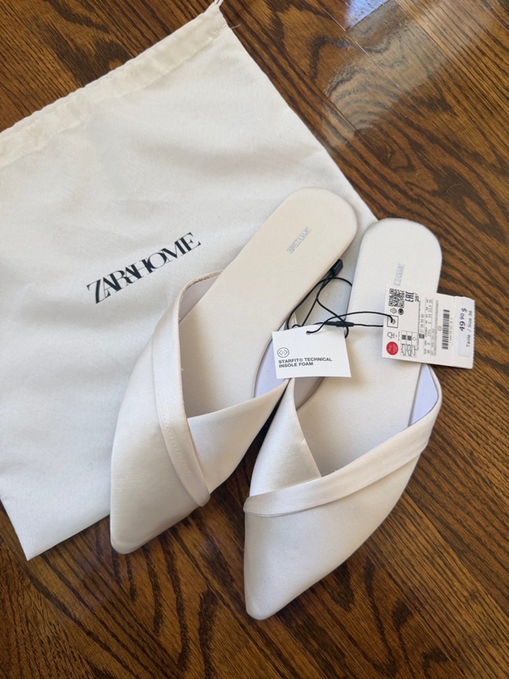 Zara Home Women's Ivory Pointed Slippers, size 6